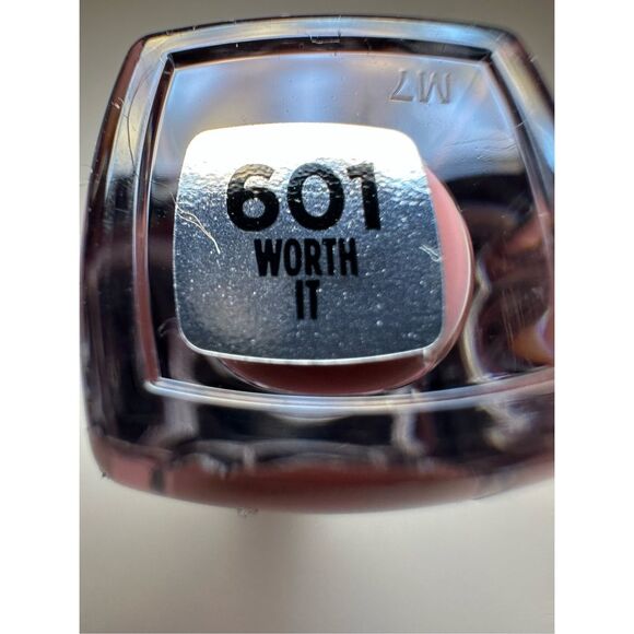 L’Oréal Paris Plump Ambition Hyaluron Lip Oil Color Worth it - Picture 2 of 4